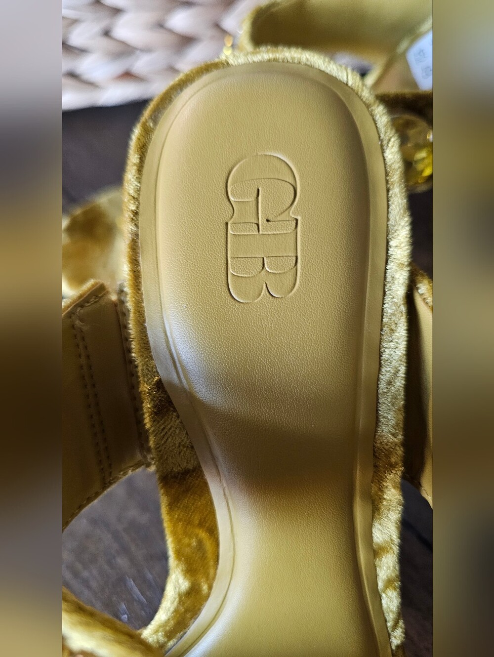 Gianni Bini Yellow Gold Jeweled Velvet Slide Heels Shoes Women's Size 8.5 NWOB - Picture 5 of 7